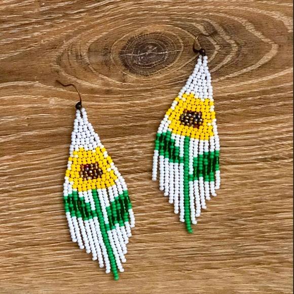 New Sunflower Beaded Dangle Handmade Statement Earrings Summer Party Office - Picture 1 of 2
